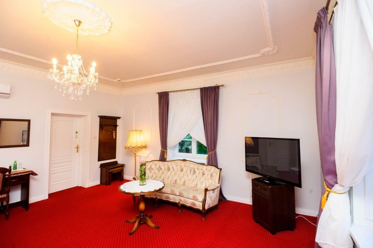 Hotel Dwor Sójki Dış mekan fotoğraf