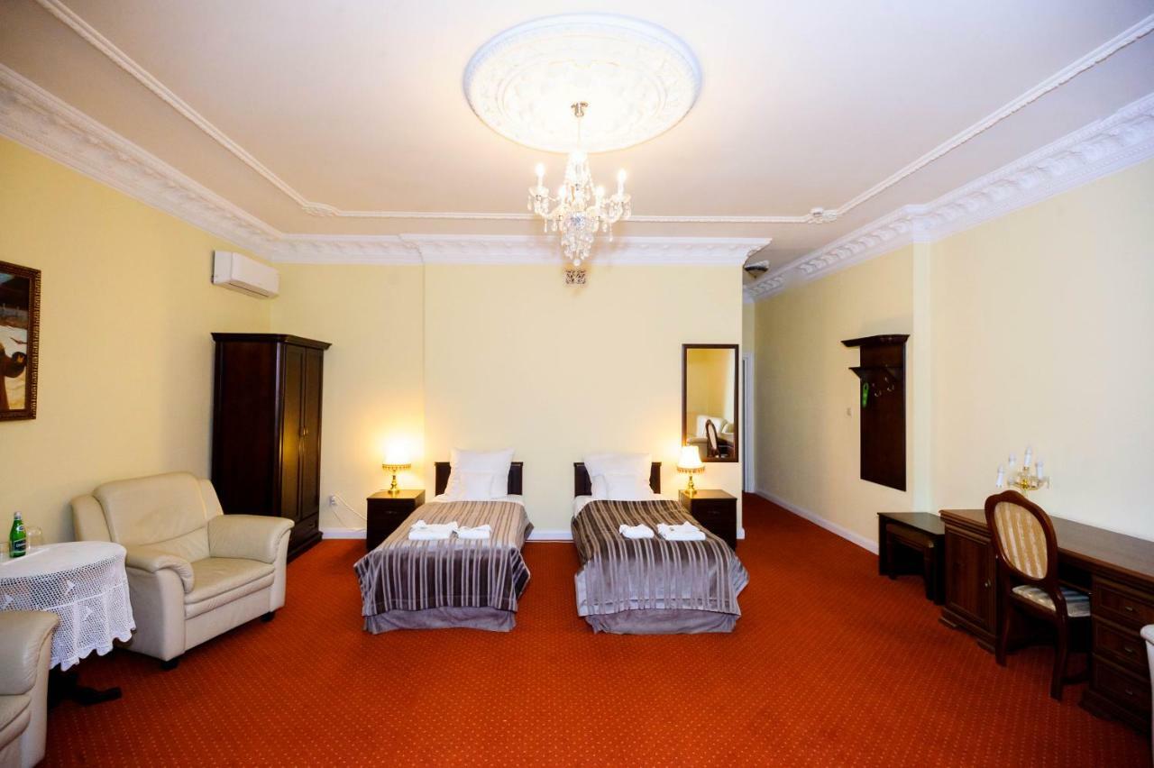 Hotel Dwor Sójki Dış mekan fotoğraf